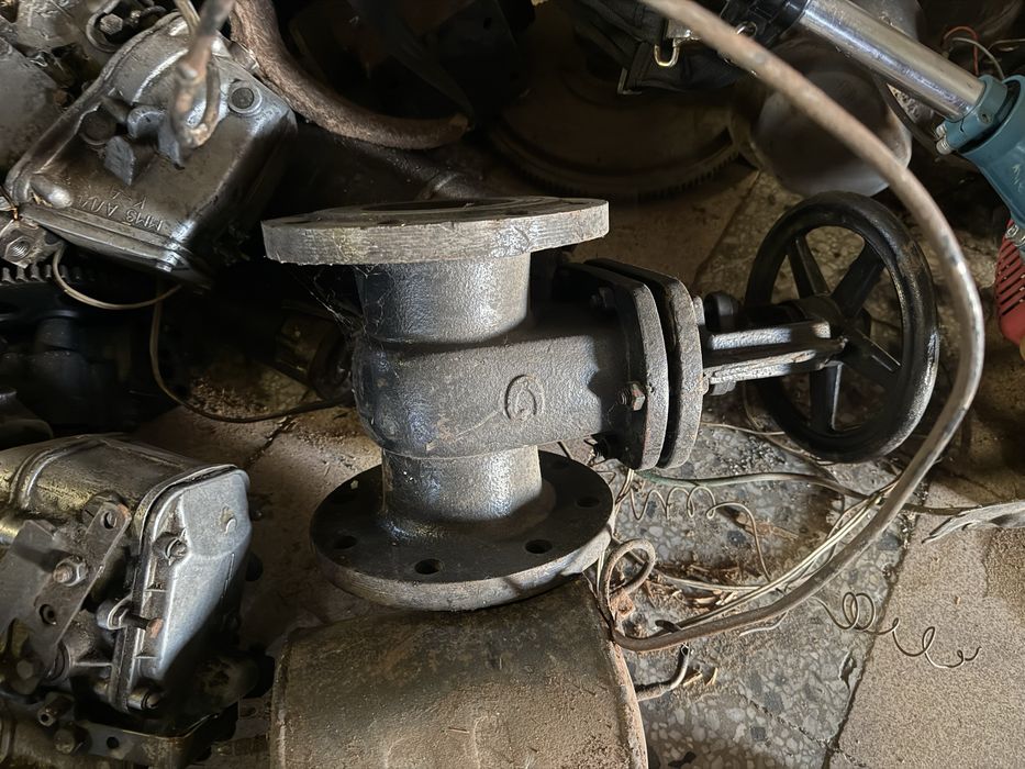 Продам задвижки