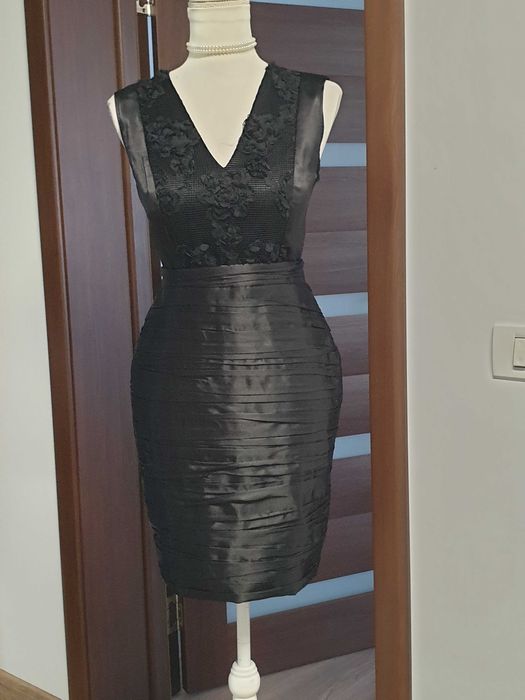 Rochie neagra eleganta