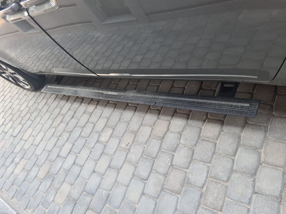 Выдвижные подножки на Hyundai staria