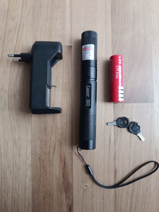 Laser verde ultra puternic Laser 303 – Raza lungă, set complet