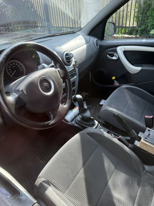 DACIA Logan 2011 — imagine 3