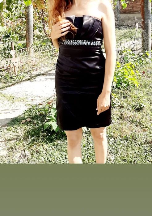 Vând rochițe elegante