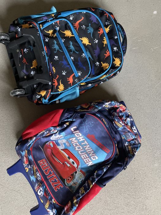 Giozdane pt scoală cu roti 100 lei bucata