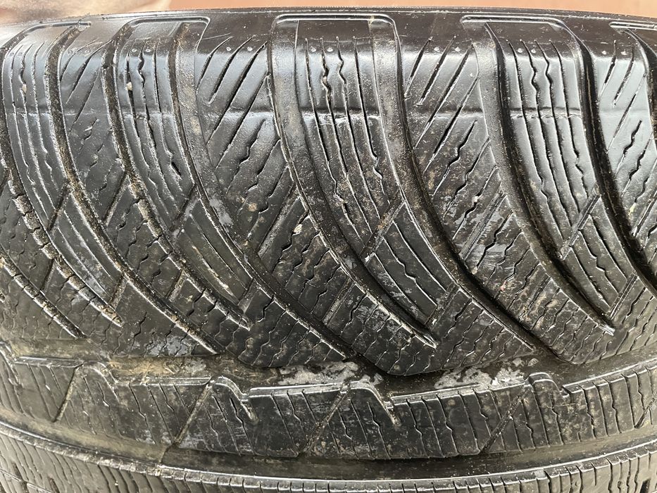 2 Cauciucuri Iarna Michelin 235/ 55 R18