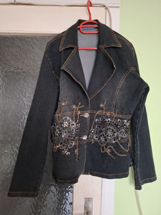 Дънково яке с бродерия кристали