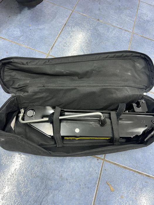 Cric touareg 7p nou cu husa