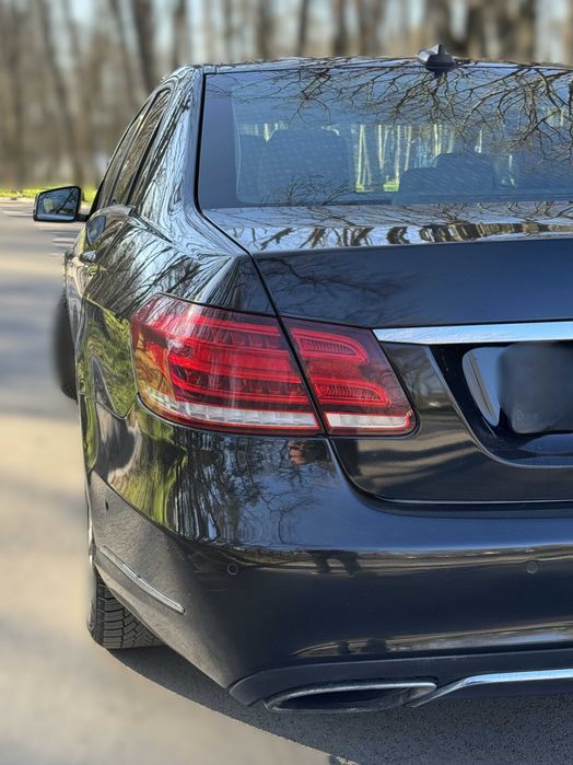 Mercedes-Benz E 220 2.1, CDI Октомври 2015, Седан