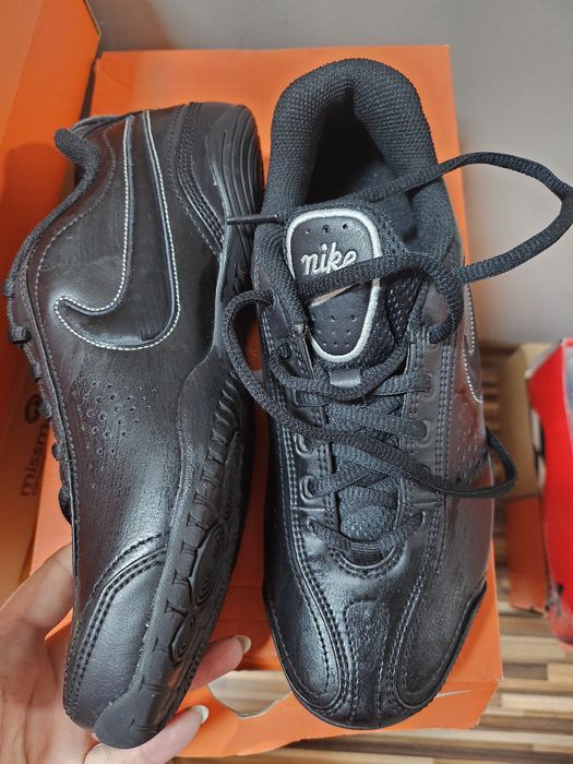 Нови дамски спортни обувки, размер 38, стелка 24