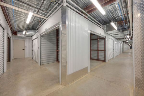 Нямаш склад за стоката? Мини складове под наем – Варна.