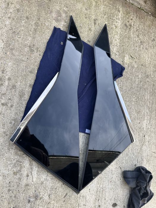 Geamuri aripi spate nissan qashqai.