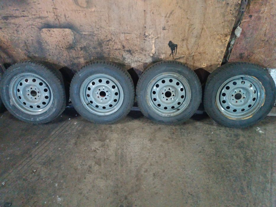 Продам летние шины размер 185/65/14