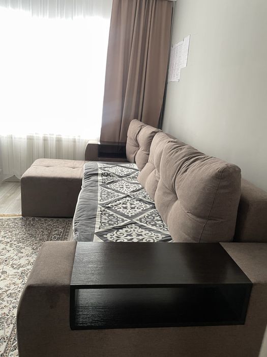 продам диван угловой