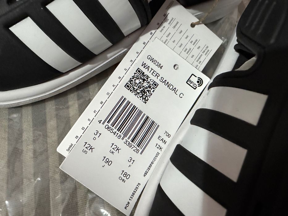 Adidas сандали и за вода