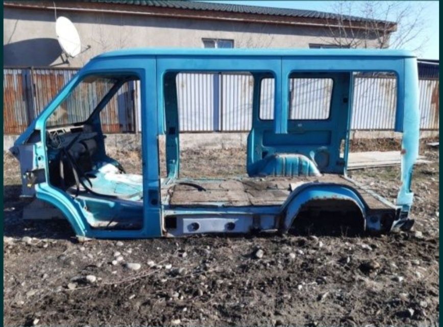 Продам кузовные детали