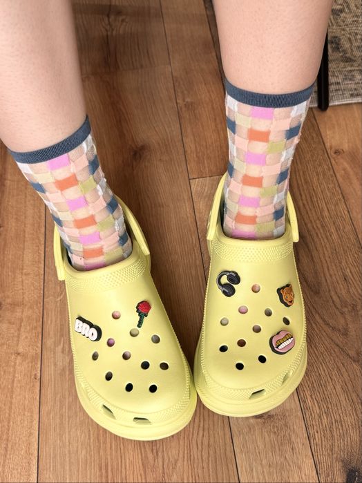 CROCS Classic Bae Platform Clog, neon green