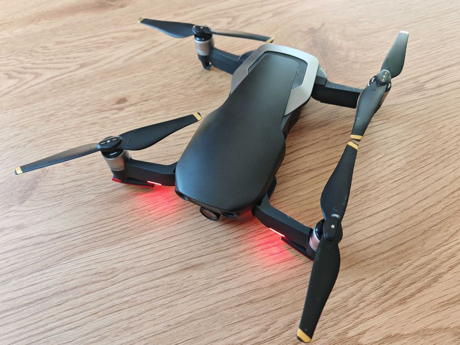 Drona DJI Mavic Air + accesorii