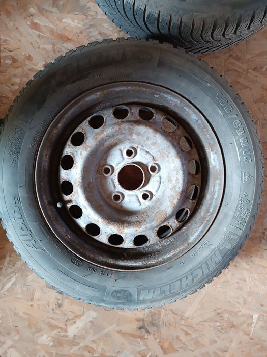 Vand 4 jante tabla+cauciucuri iarna 195/65/R15