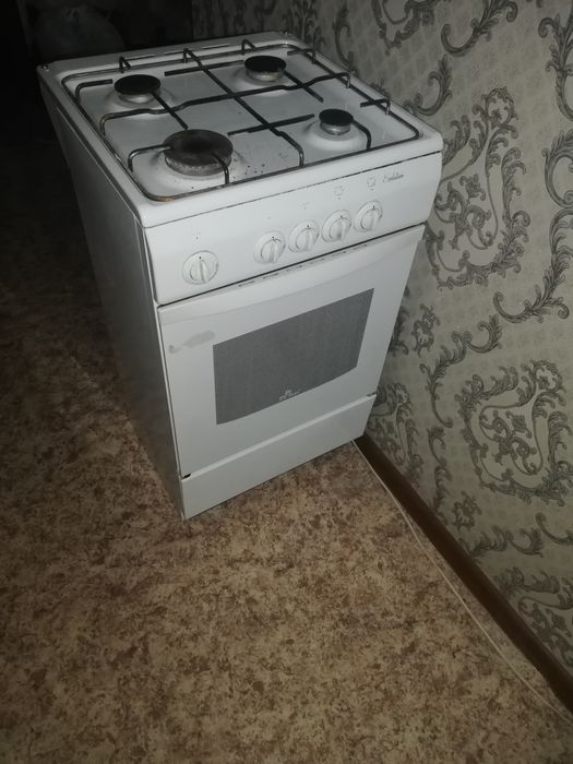 Продам газовую плиту