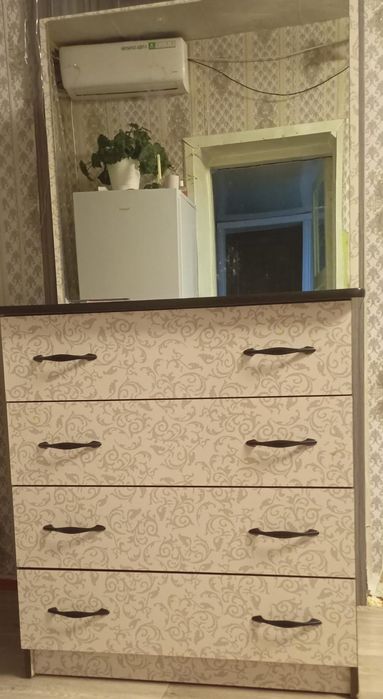 Продам камод с зеркалом