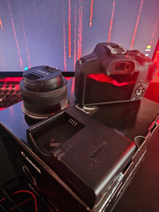 Canon EOS R100 Kit + RF-S 18-45mm f/4.5-6.3 IS STM - Ca nouă!