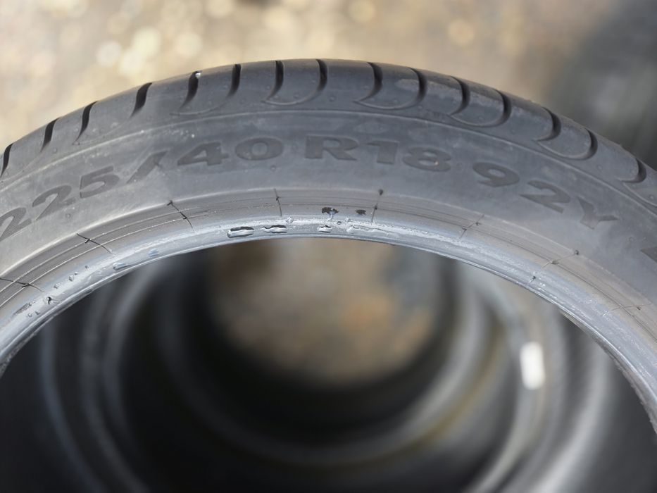 2бр. 225 40 18 Pirelli летни.