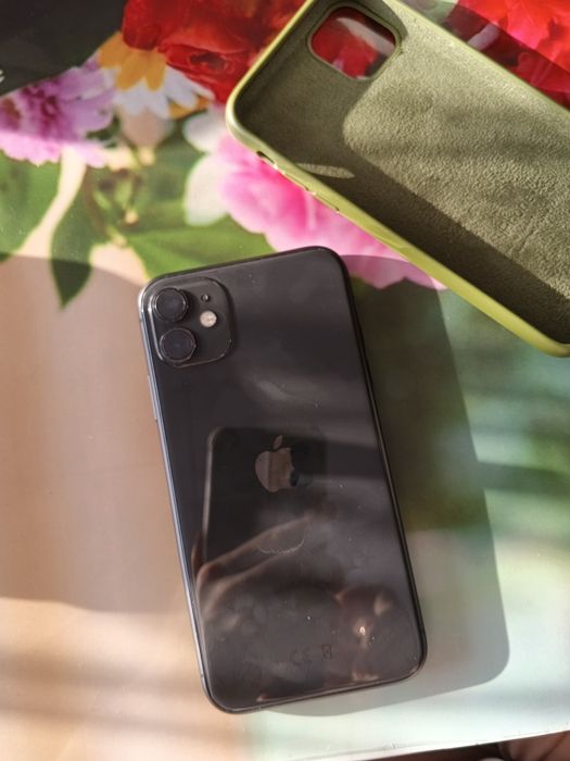 iPhone 11, в отличном состоянии.