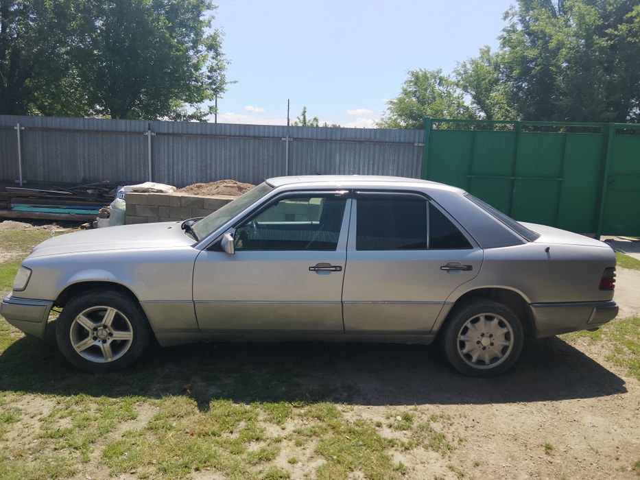 Мерседес 124 280 газ-бензин