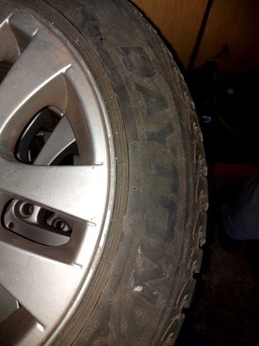 Гуми 205 55 16 много запазени