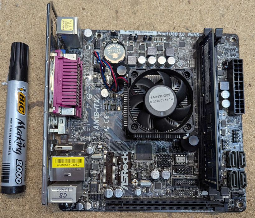 Placa baza ITX Asrock AM1B-ITX Sempron 3850 APU Quad Core si 4GB RAM