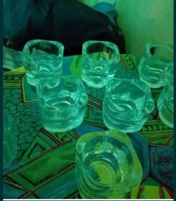 Pahare pentru servit suc.