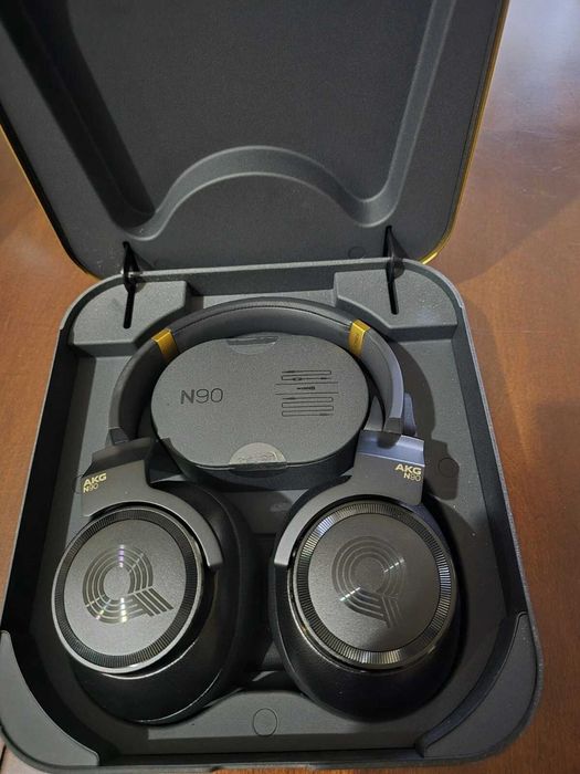 Casti audio AKG N90Q, Black