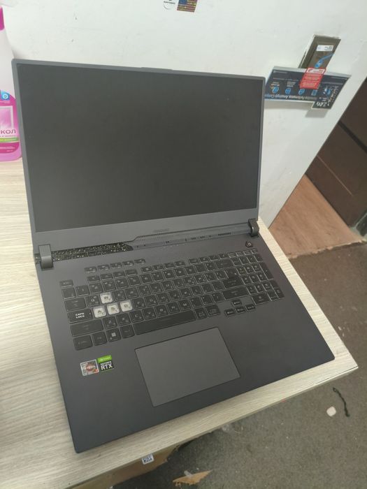 Asus Rog G17 360Hz , rtx 3060 6gb , Ryzen 7 6800H, ddr5 16/512