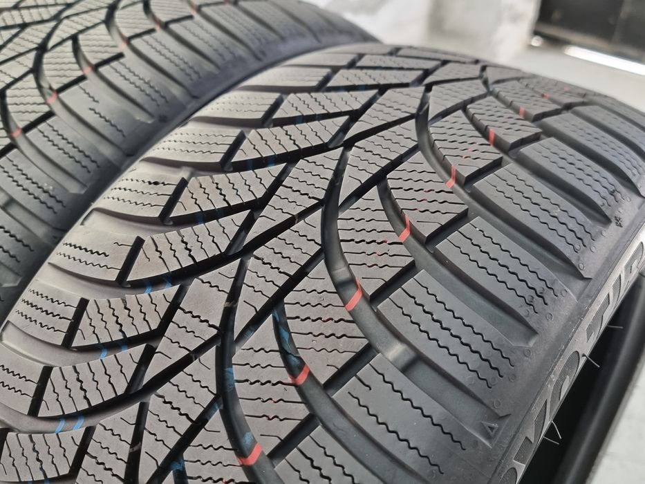 215/40/16 Toyo 4Броя: 330лв 7.5мм като Нови