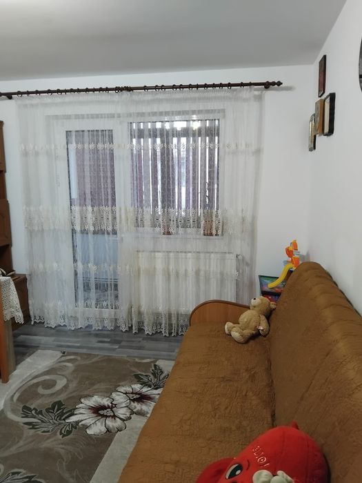 Vand apartament cu 2 camere