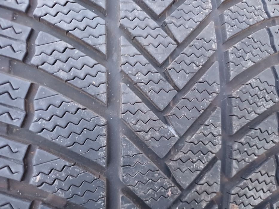 Гуми 245/35/20със275/30/20 Нокиан  със Бриджстоун