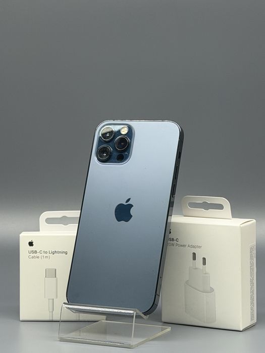 Iphone 12pro в идевльном состоянии с зарядкой