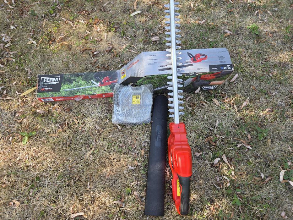 Trimmer electric cu acumulator Ferm