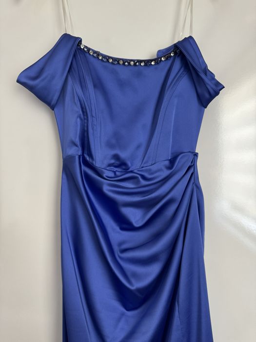 Официална синя рокля