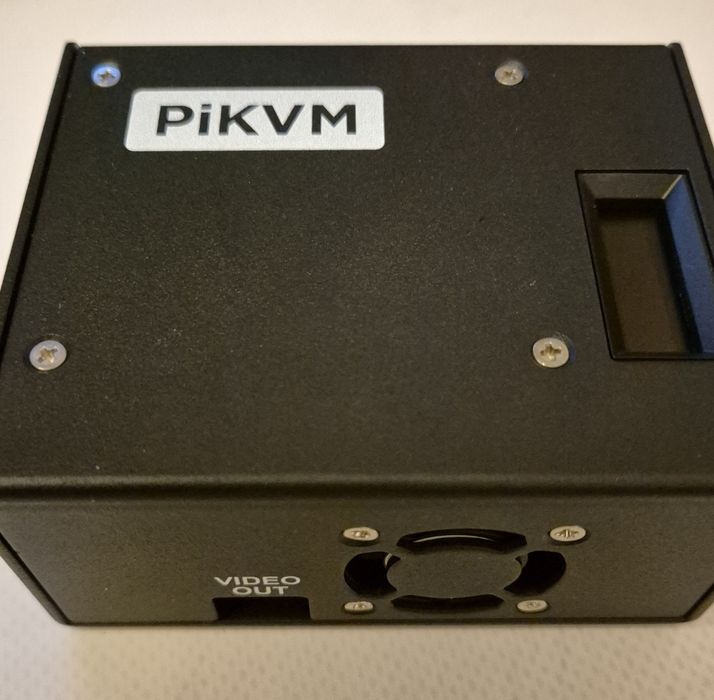 PiKVM V3  Pre ansamblat cu Raspberry Pi 4 cu 8Gb ram inclus in device