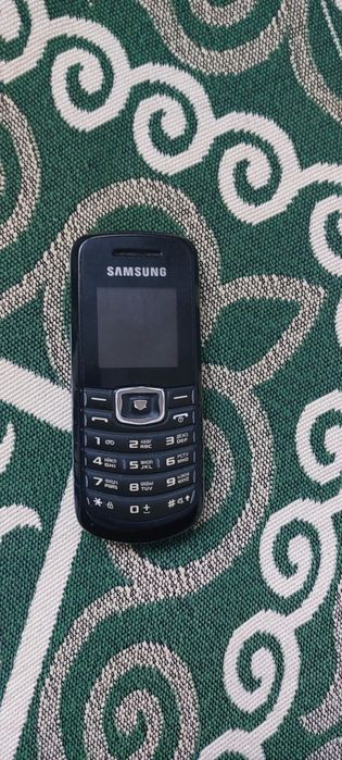 Простой телефон Самсунг 1080