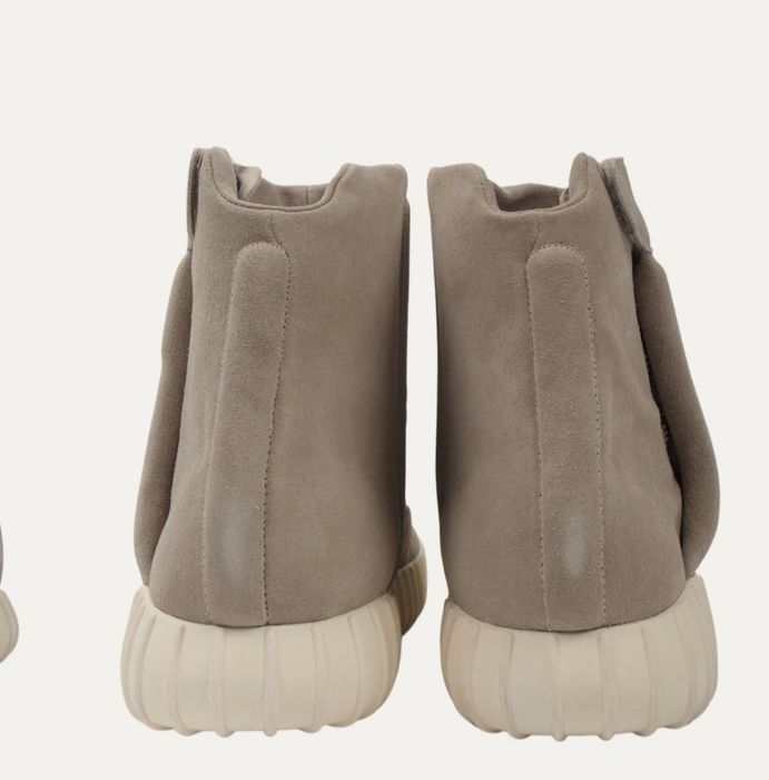 Продам кроссовки Adidas Yezzy Boost 750