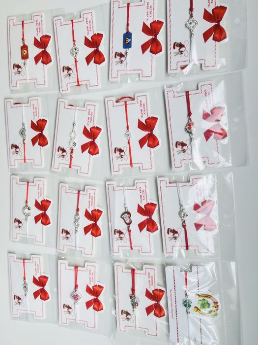 Ръчно изработени мартенички гривни различни видове