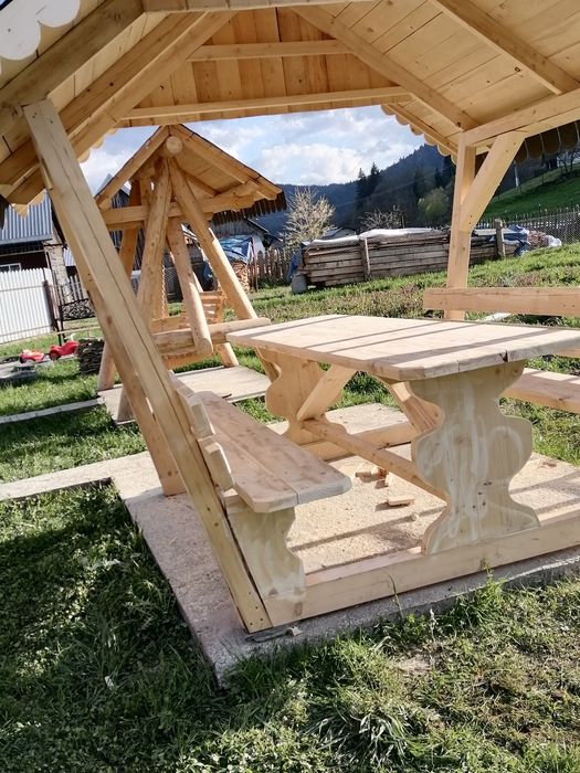 Masa acoperita tip foisor