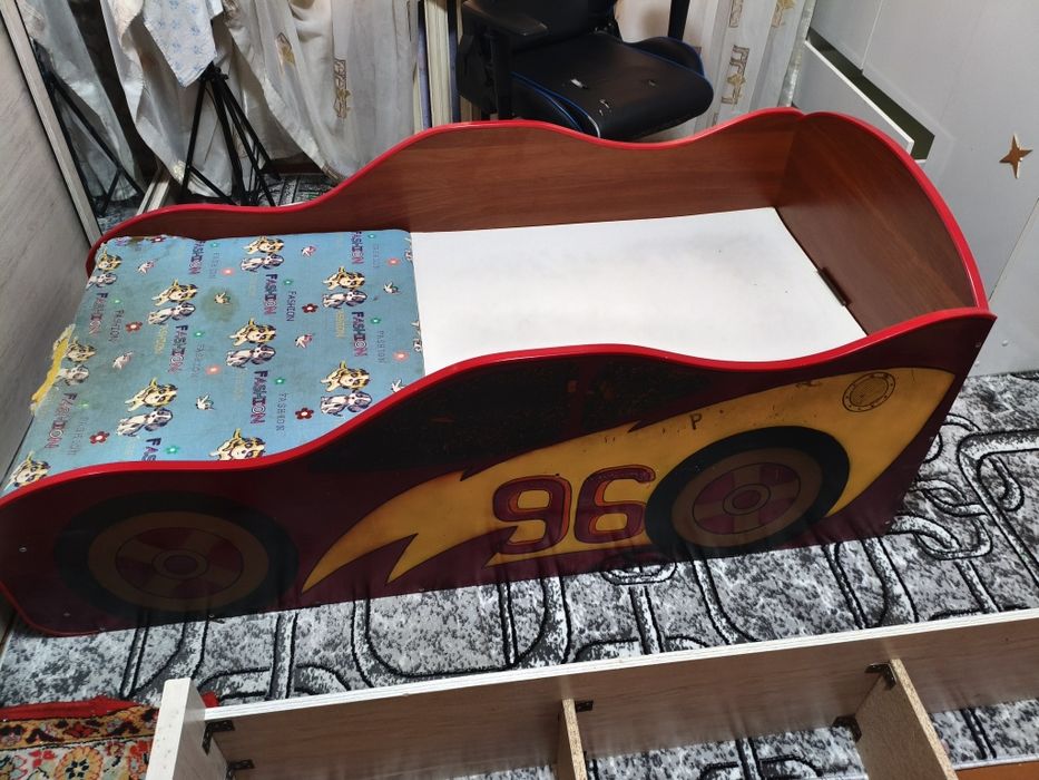 Детские кровать машина