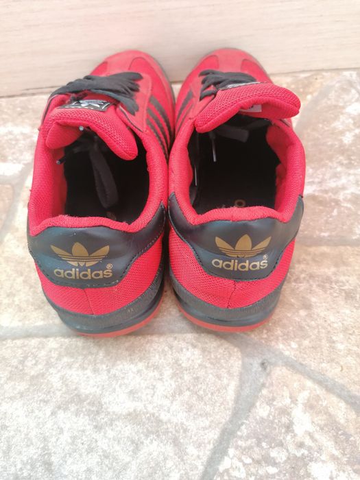 Vând adidasi