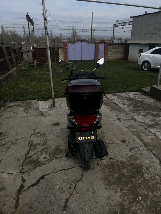 Продаю мопед новый пробег 20 км