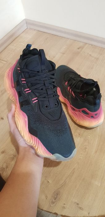 Papuci adidas Trae  Young 3