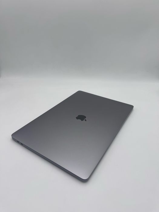 MacBook Pro 16 (2019) — i7 512GB