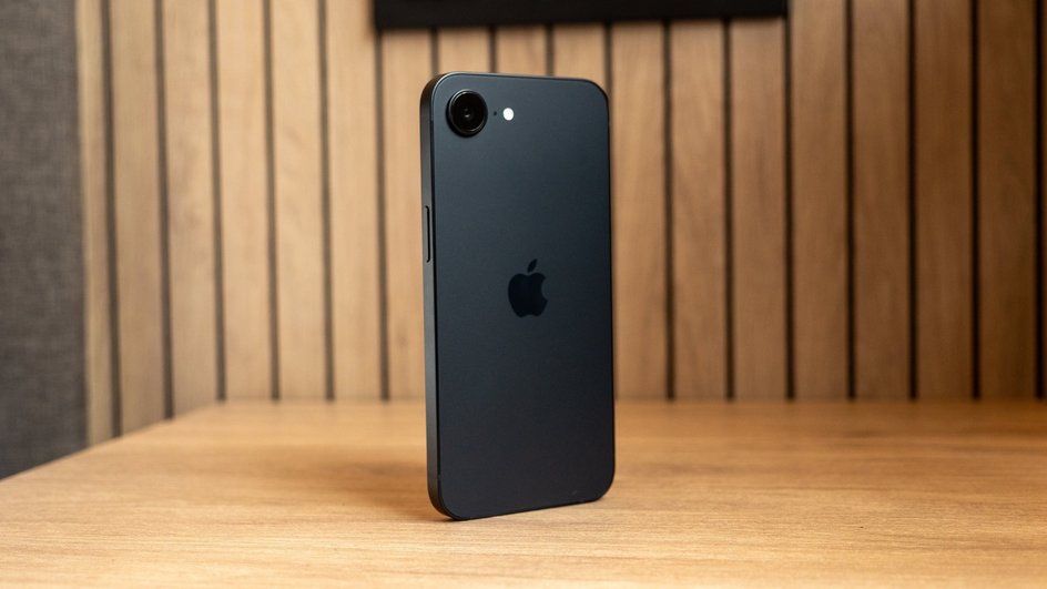 Iphone 16e 128 black