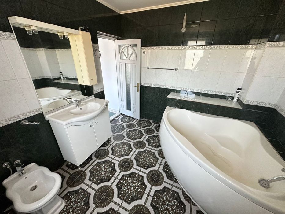 Apartament de închiriat